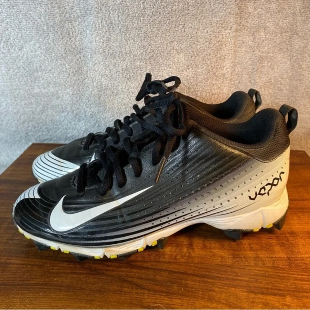 Nike BSBL FastFlex Vapor‎ Shoes Boys Cleats Athletic Size 4.5Y
